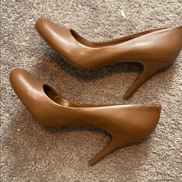 Jessica Simpson Brown/Tan High Heels - Picture 6 of 7